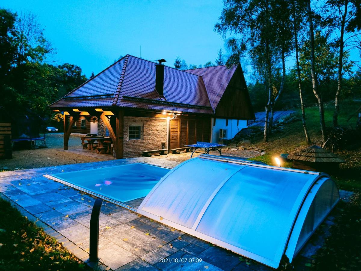 Roubenka U Zvonicky Villa Cejle Exteriör bild