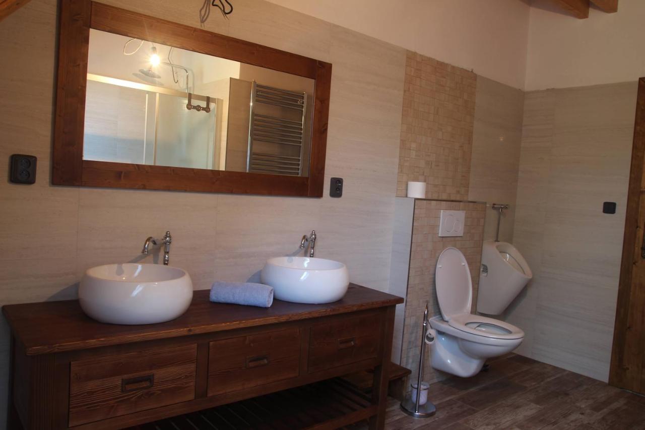 Roubenka U Zvonicky Villa Cejle Exteriör bild